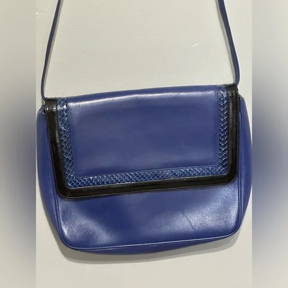 Salvatore Ferragamo Blue Leather Shoulder Purse - Picture 2 of 14